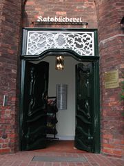 Eingang zur Lüneburger Ratsbücherei